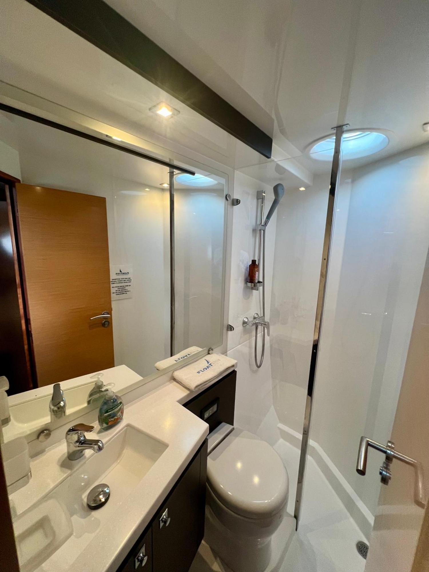 Floatinn Boat-Bnb Geneva Exterior photo